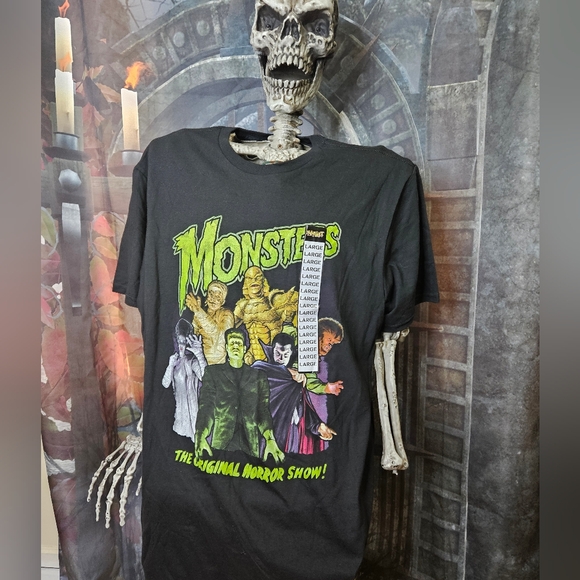 Universal Other - Universal Monsters Graphic T-Shirt LG